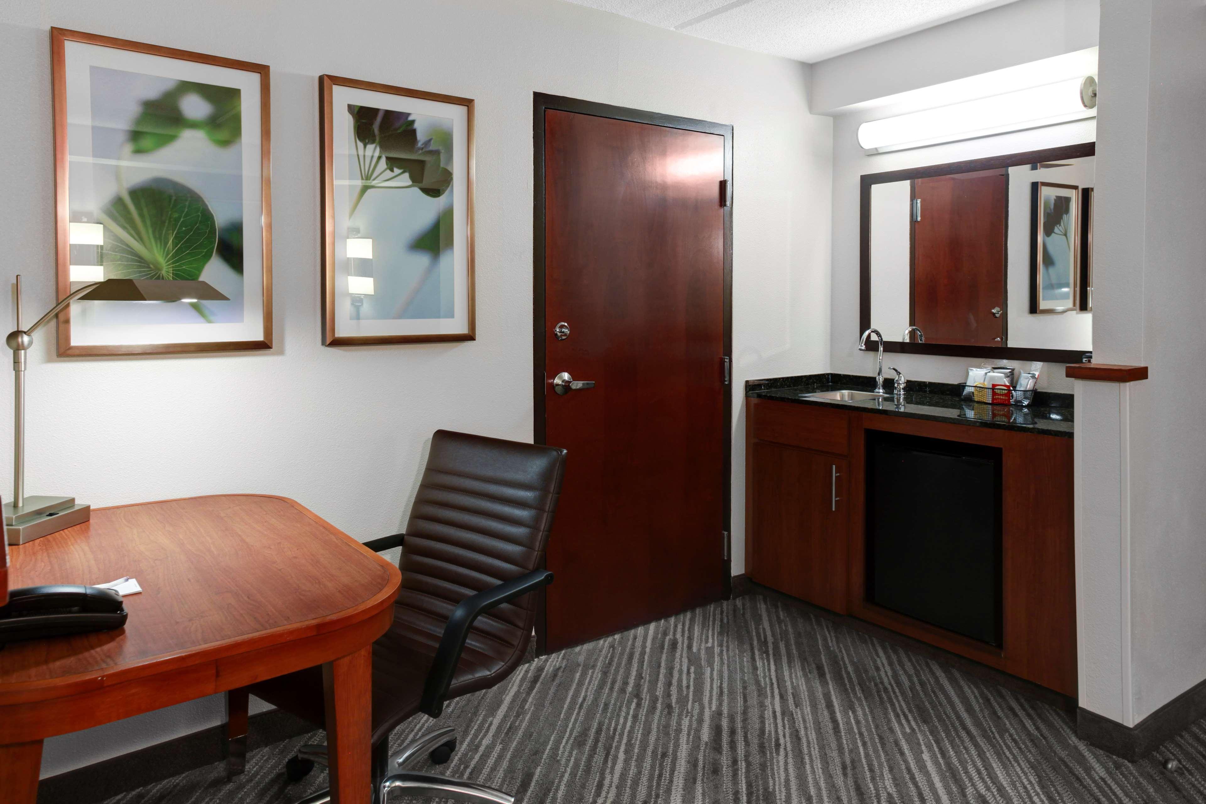 Hyatt Place Boise/Towne Square Екстериор снимка