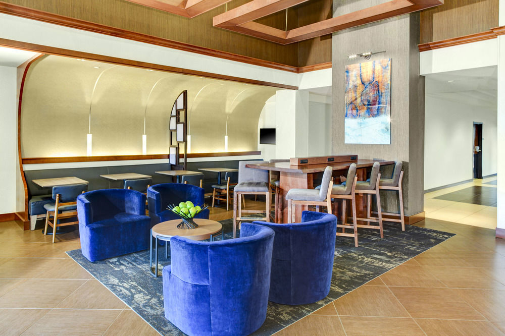 Hyatt Place Boise/Towne Square Екстериор снимка